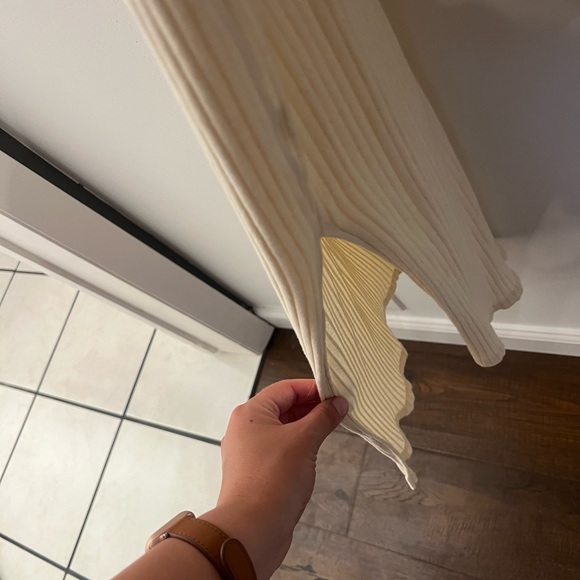 Ribbed Midi dress with slit - Picture 4 of 4